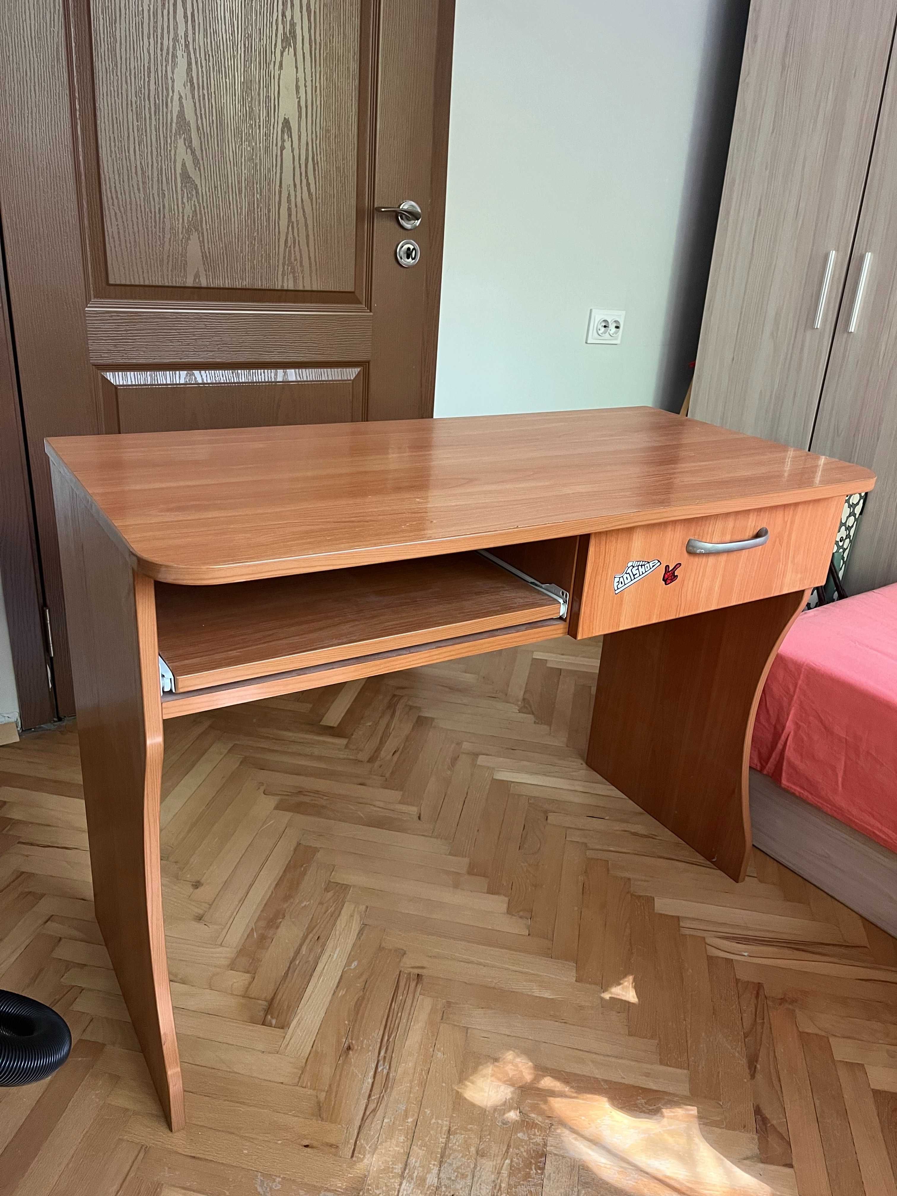 Бюро за стая или офис
