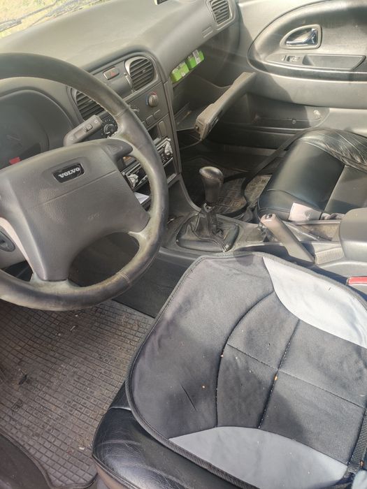 Vând volvo se aude o bătaie la motor