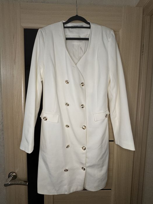 Платья и пиджак