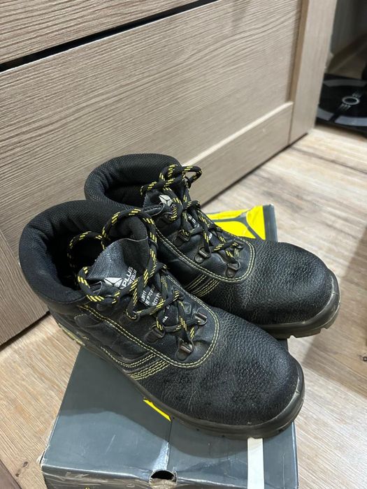 Рабочие ботинки почти новые