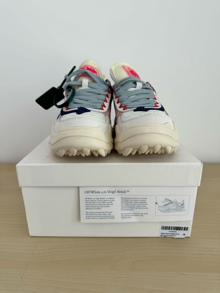 Adidasi OFF White