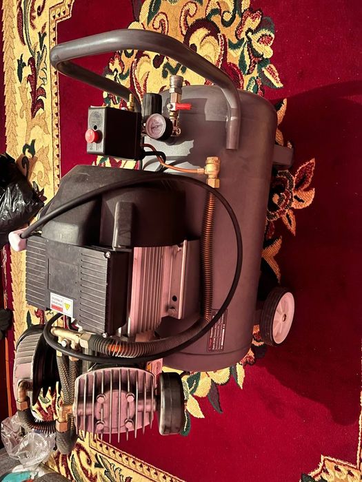 Компрессор масляный Triangle TR71050