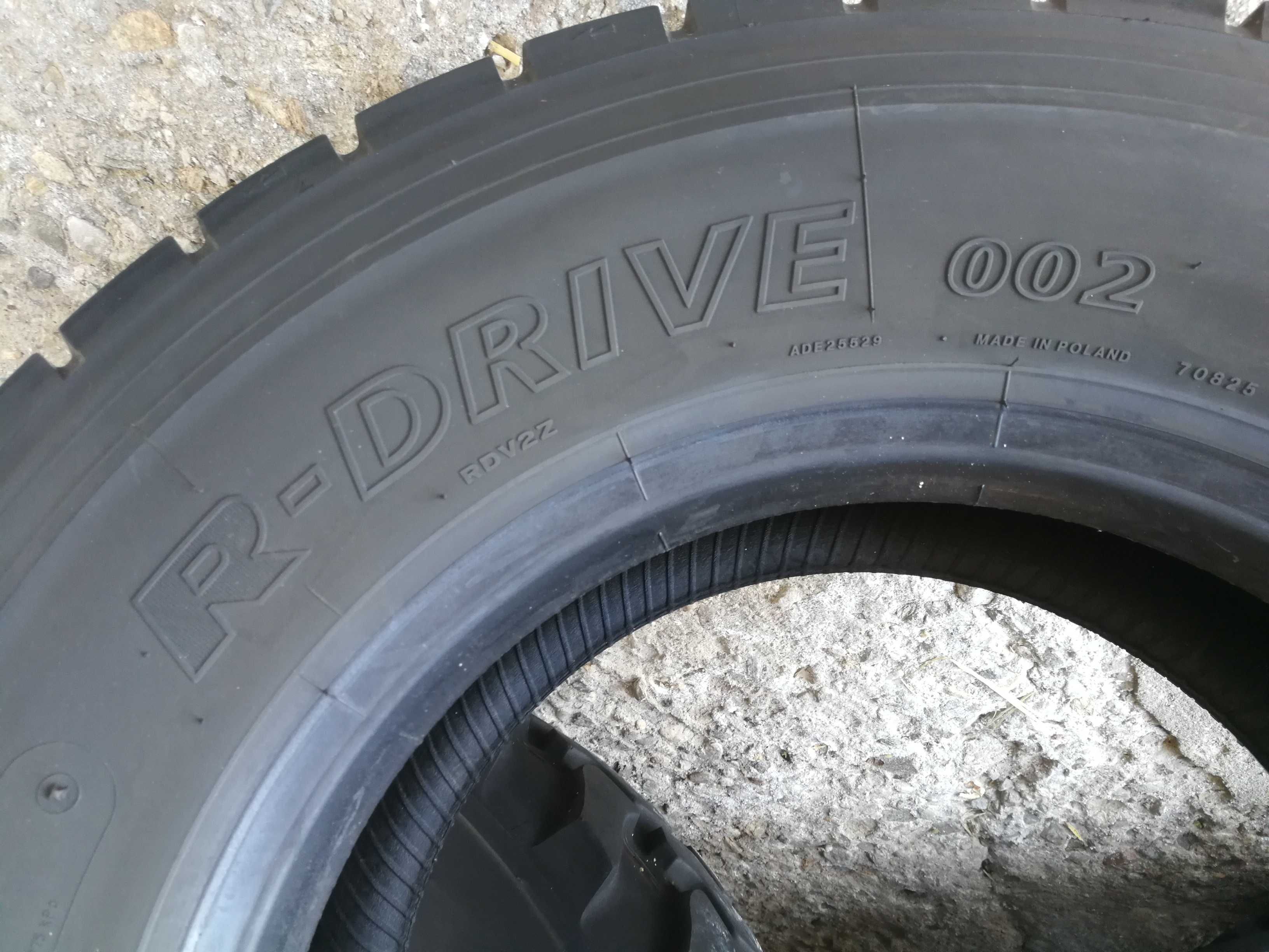 1 тежкотоварна гума R17.5 265/70 Bridgestone R-Drive 002 138/136M