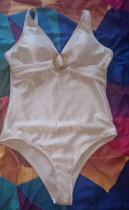 Нов цял бански Shein