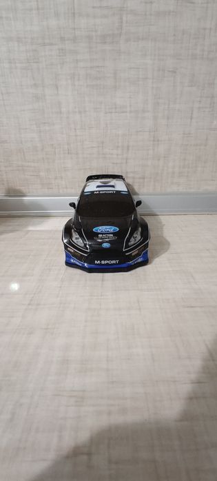 Дистанционно управляема състезателна кола Ford M-Sport