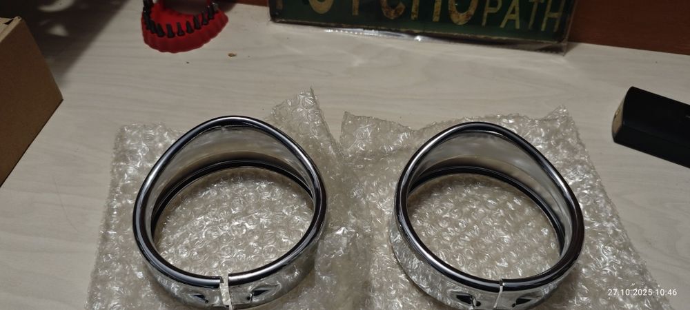 Продавам  комплект гривни за допълнителни фарове на чопър!