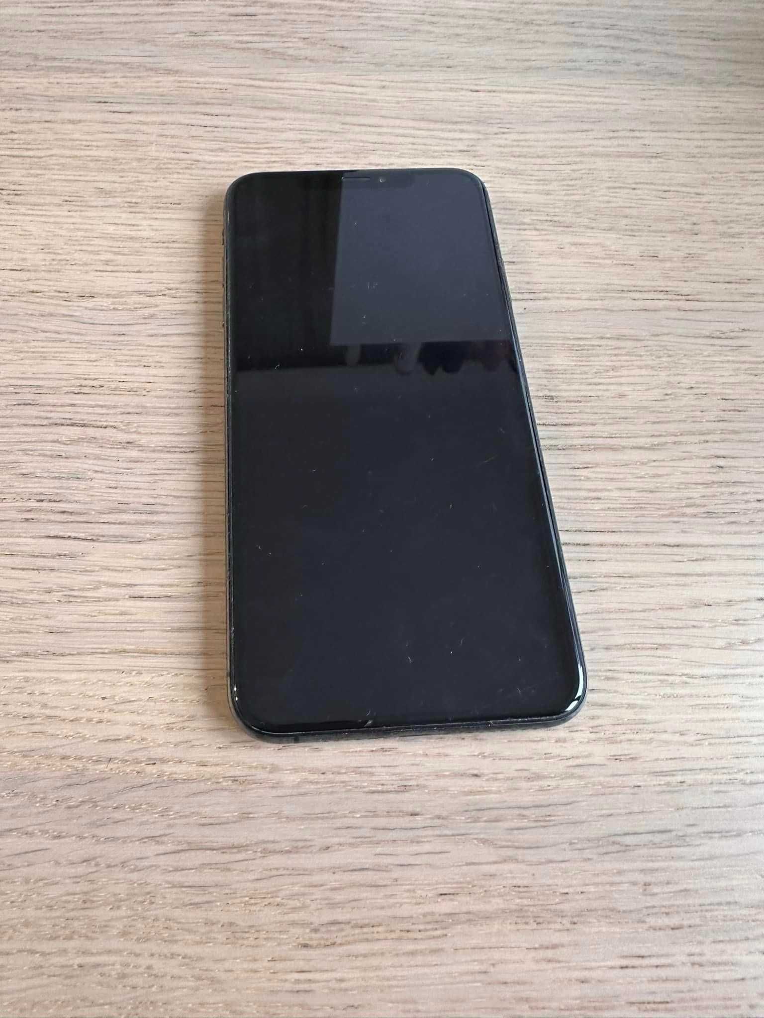 Продавам IPhone XS Max , в отлично състояние