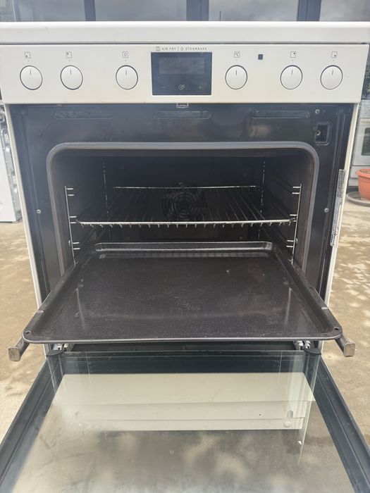 Печка с керамичен плот Електролукс ИНдукция