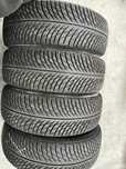 Vând 4 anvelope 235/60/18 Michelin de iarnă ca noi