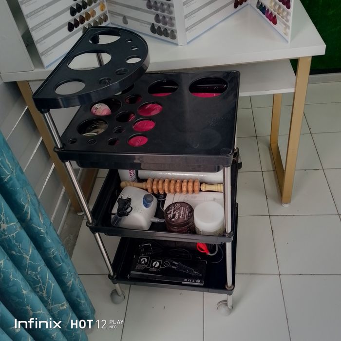 Guzalik salon jixoslari sotiladi