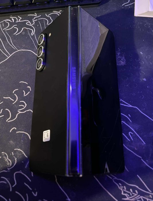 Самсунг Z fold5 1 Tb