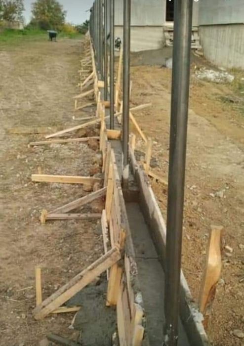 Vând șipcă metalică pentru gard