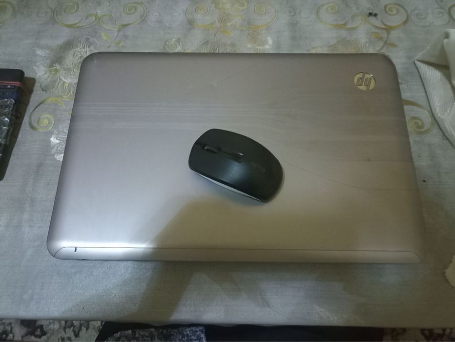 noutbuk va sichqoncha