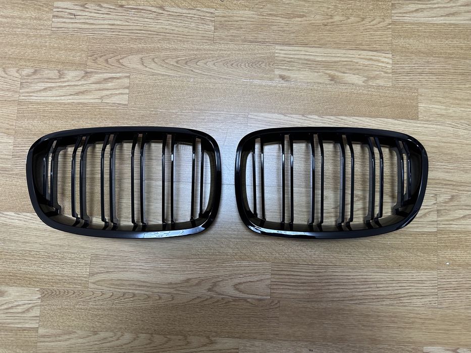 Set 2 grile negre M style BMW seria 1 F20 F21 non facelift 2011-2015