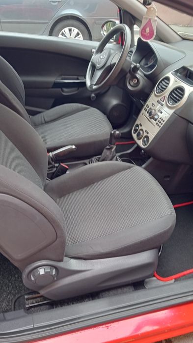 Vând Opel CORSA an ,2008