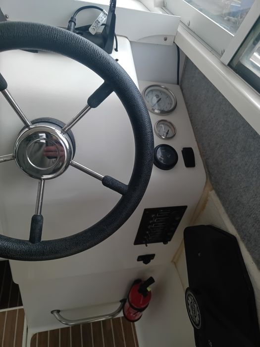 Eurofish 600  barca motor peridoc pilotina