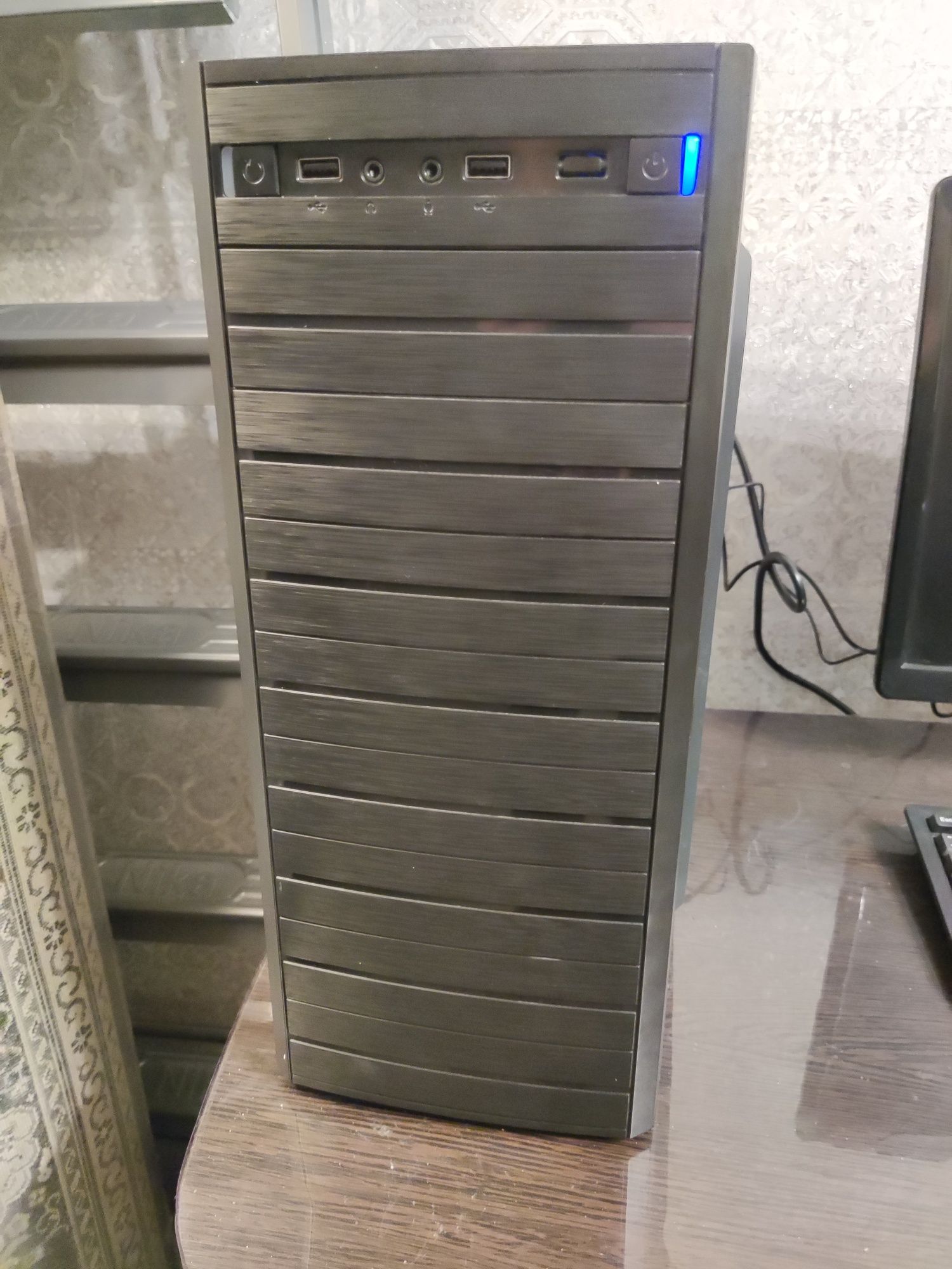 Новый ПК Core i3 3.6GHz 8-е пок.,  DDR4 8Gb, SSD 240Gb. Монитор 23"