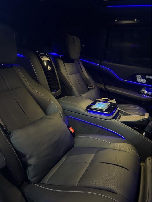 Mercedes - Benz / Maybach GLS 600 / 4 matic / Interior Full Black