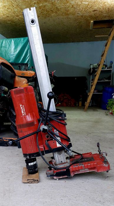 Hilti dd 160 e cu suport perete cu inclinatie reglabila cu pompă apă