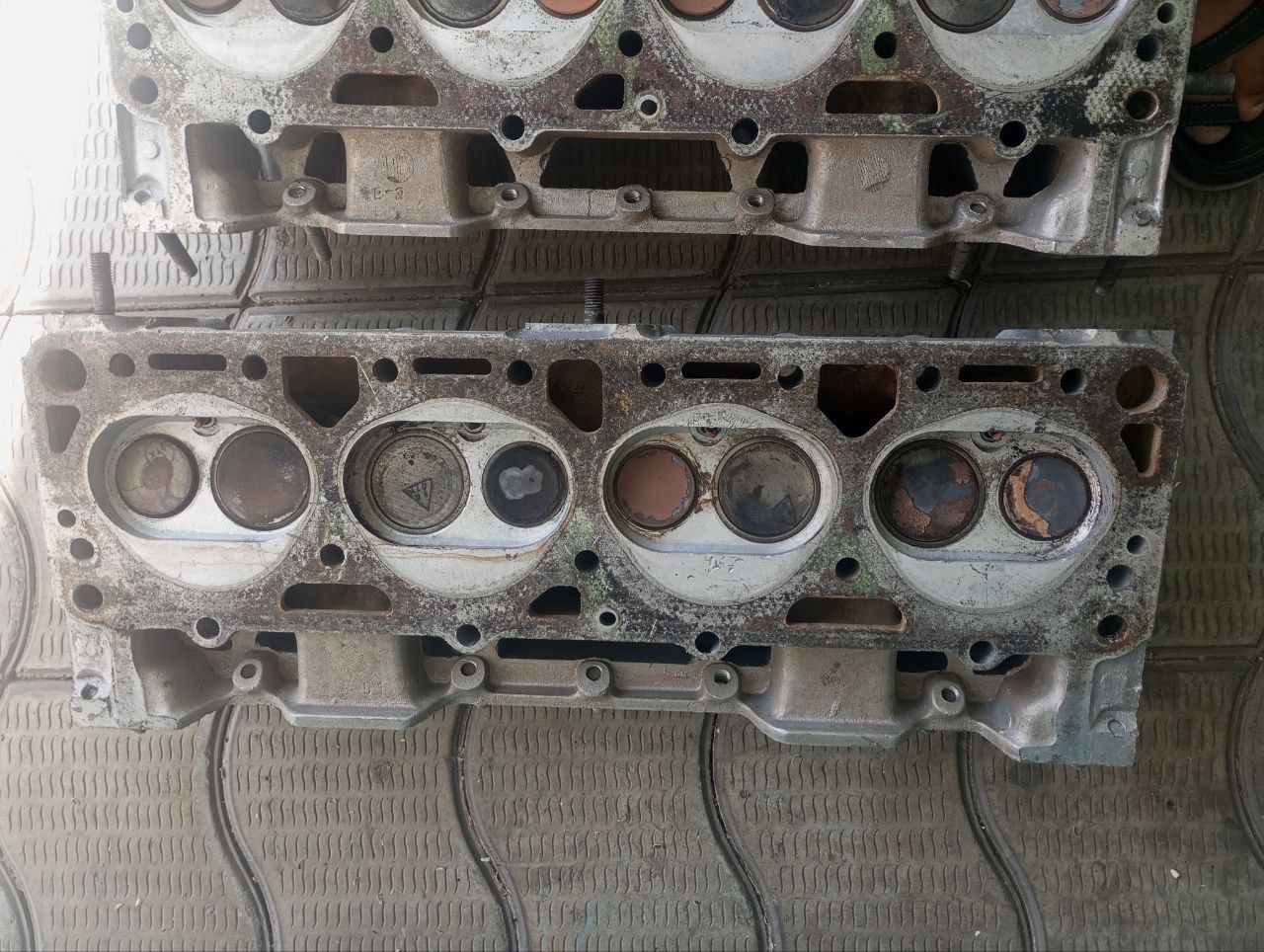 Zil galovka 130 sotiladi