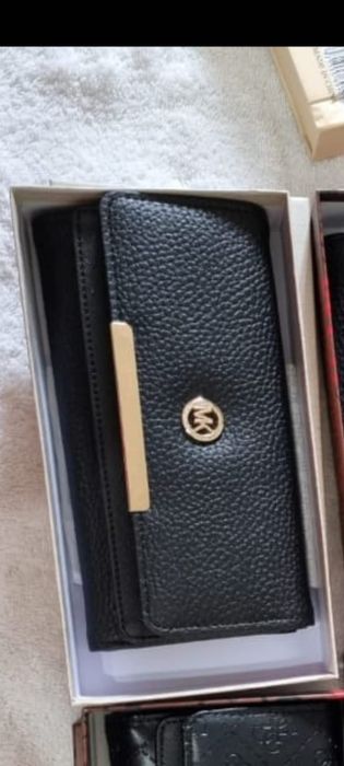 Portofele dama la cutie noi