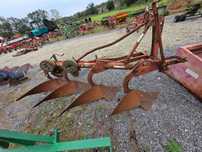 Plug 4 brazde kverneland