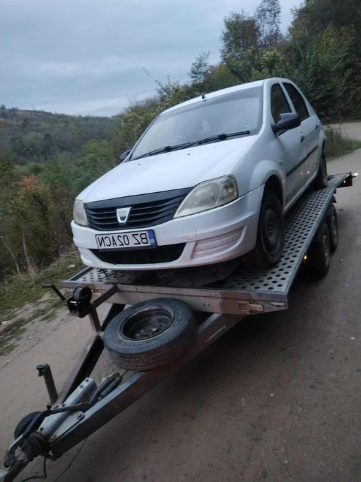 Vând Dacia Logan 2010