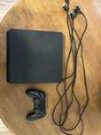 Vând PlayStation 4