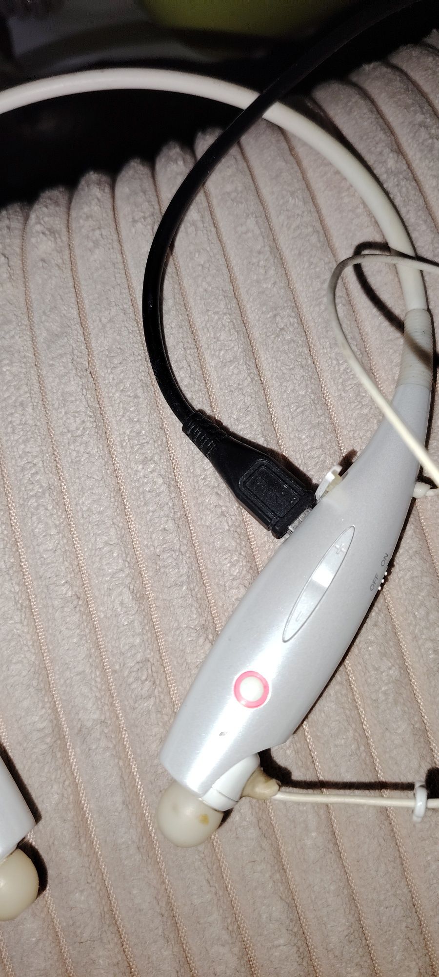 Безжични слушалки LG