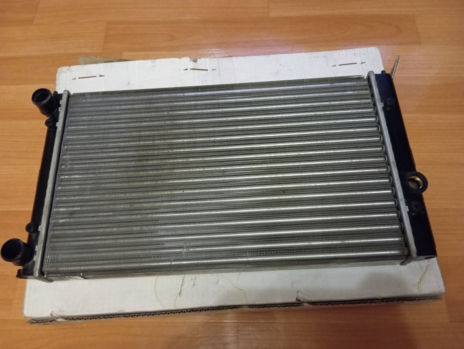 Продам радиатор Фольксваген Пассат джета гольф