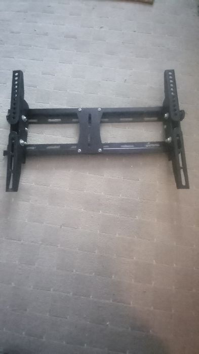Vand suporți de perete tv