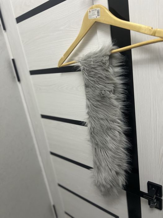 Меховые воротники из натулальноги песца, разного размера и цвета .