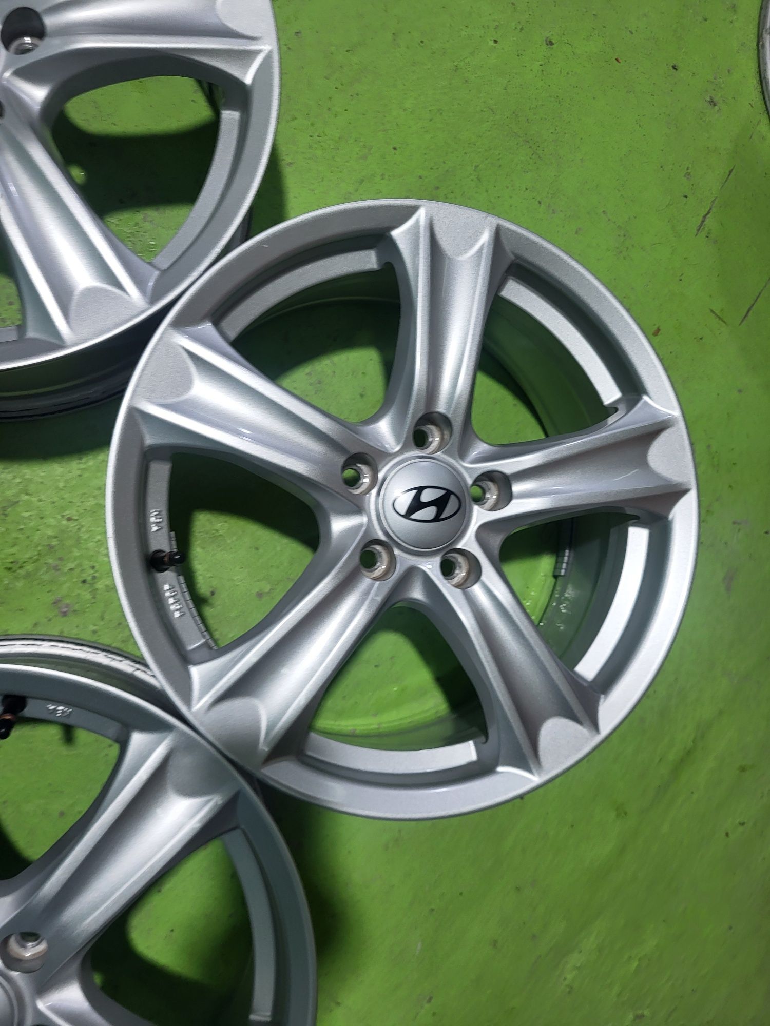 17 5x114.3 Hyundai Kia лети джанти 5х114.3