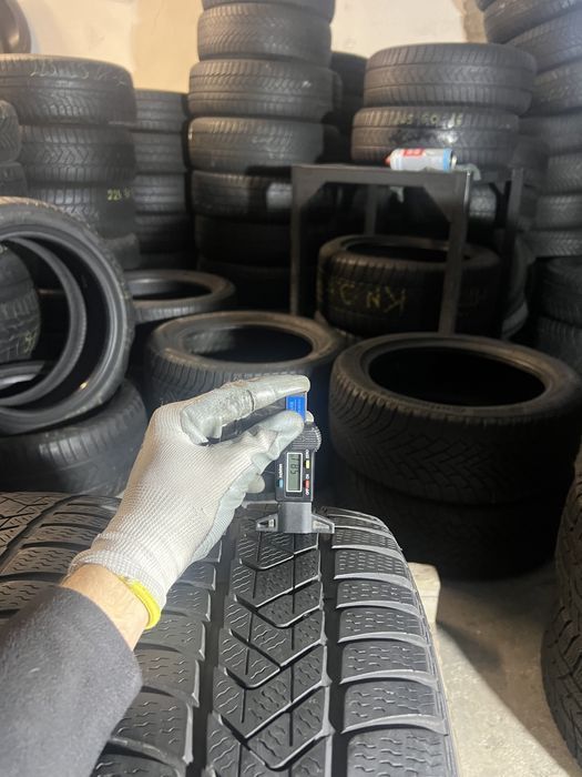 2 anvelope de iarna 205/55/16 pirelli runflat!