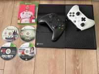 Xbox One + 2 Контролера и Няколко Игри