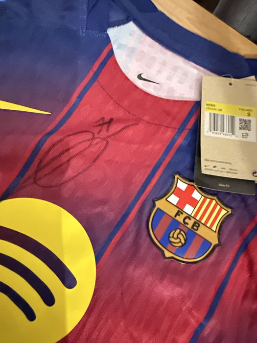 Подписана тениска на Ferran Toress!