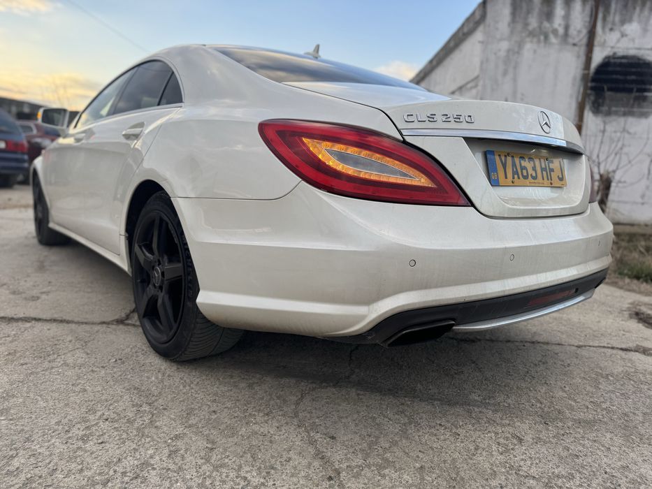 Vand pachet Amg bara fata si spate pt mercedes Cls W218