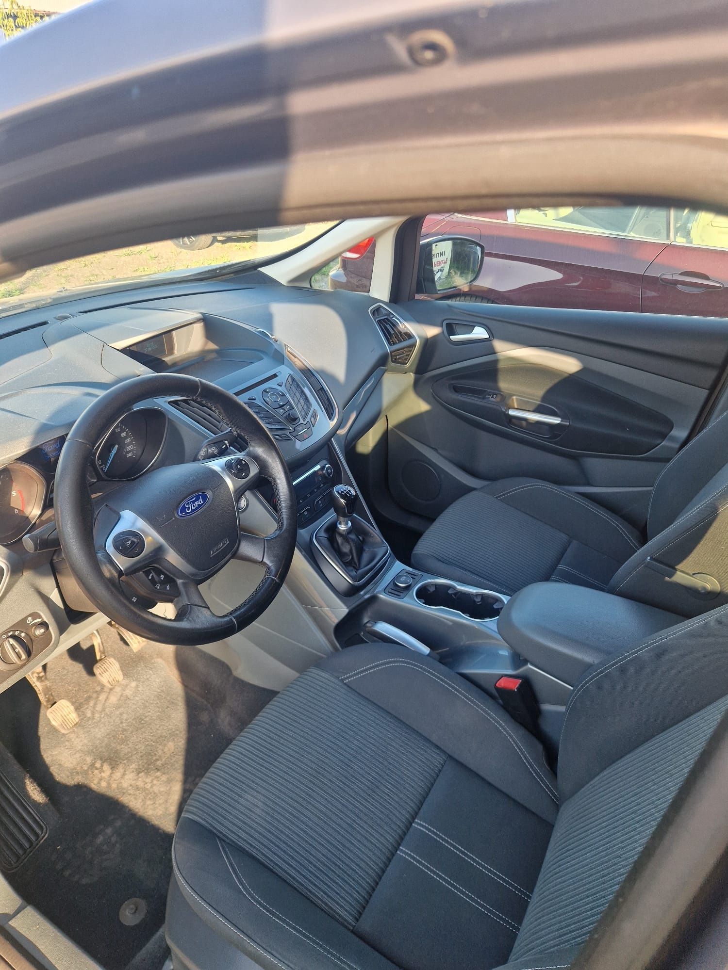 Vând Ford C Maxx