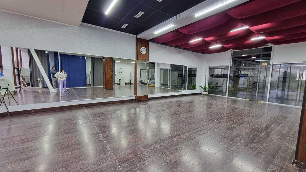 Сдаю в аренду Танцевальный зал в центре города