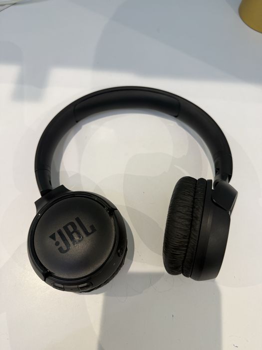 JBL 510 BT наушники, купили в Лондоне