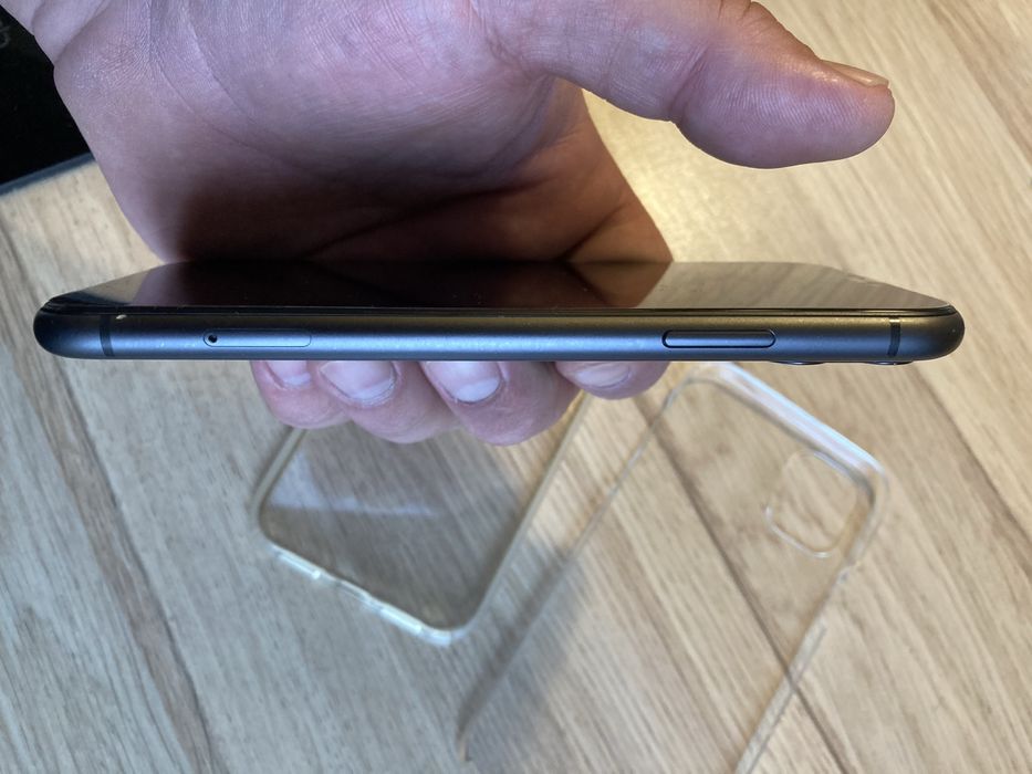 iPhone 11 Black 64gb 100%