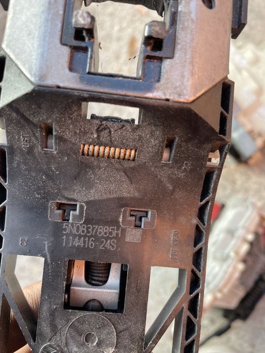 Broasca stanga / dreapta fata spate touareg 7p