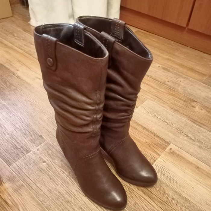 Продам кожаные сапоги