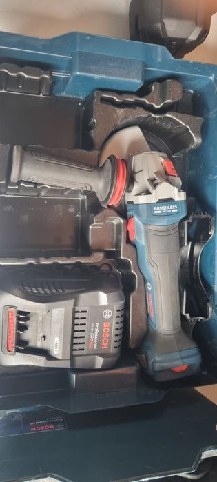 Set Scule Bosch Aproape noi 18V Brushless