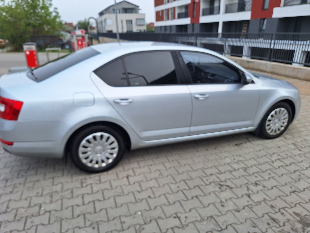 Vând Skoda Octavia 16 tdi