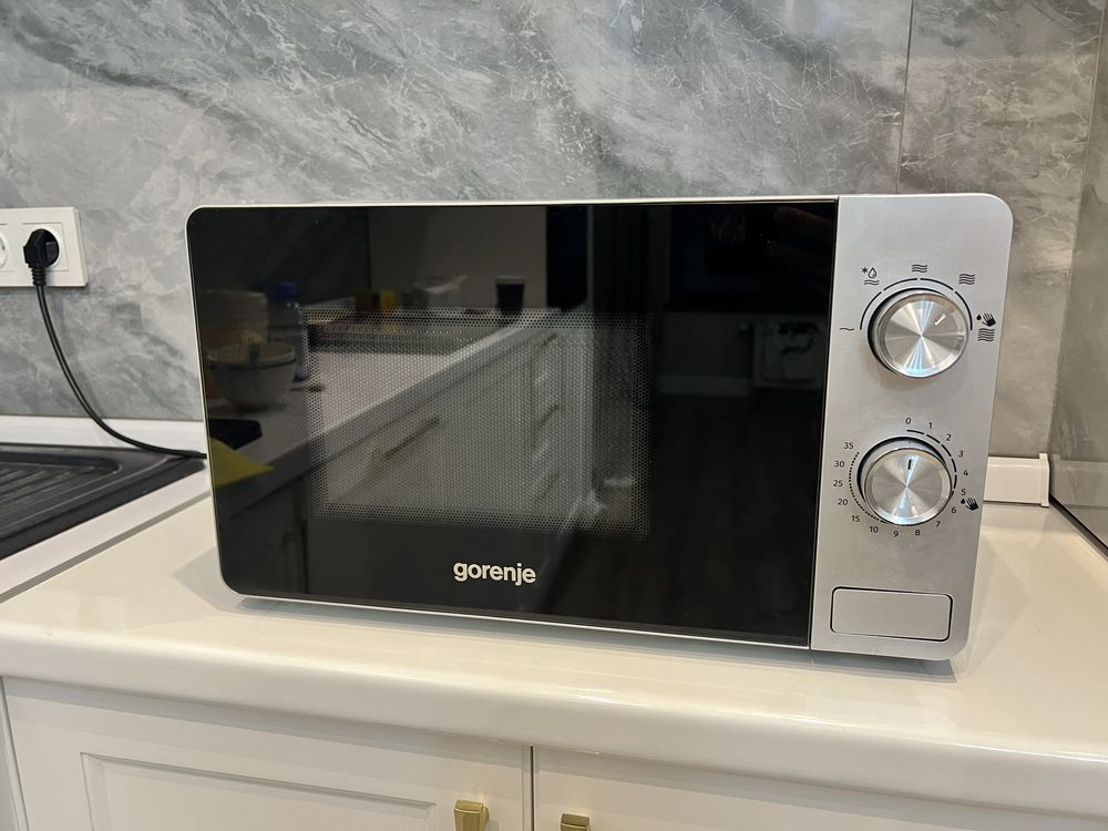 Продам микроволновую печь Gorenje
