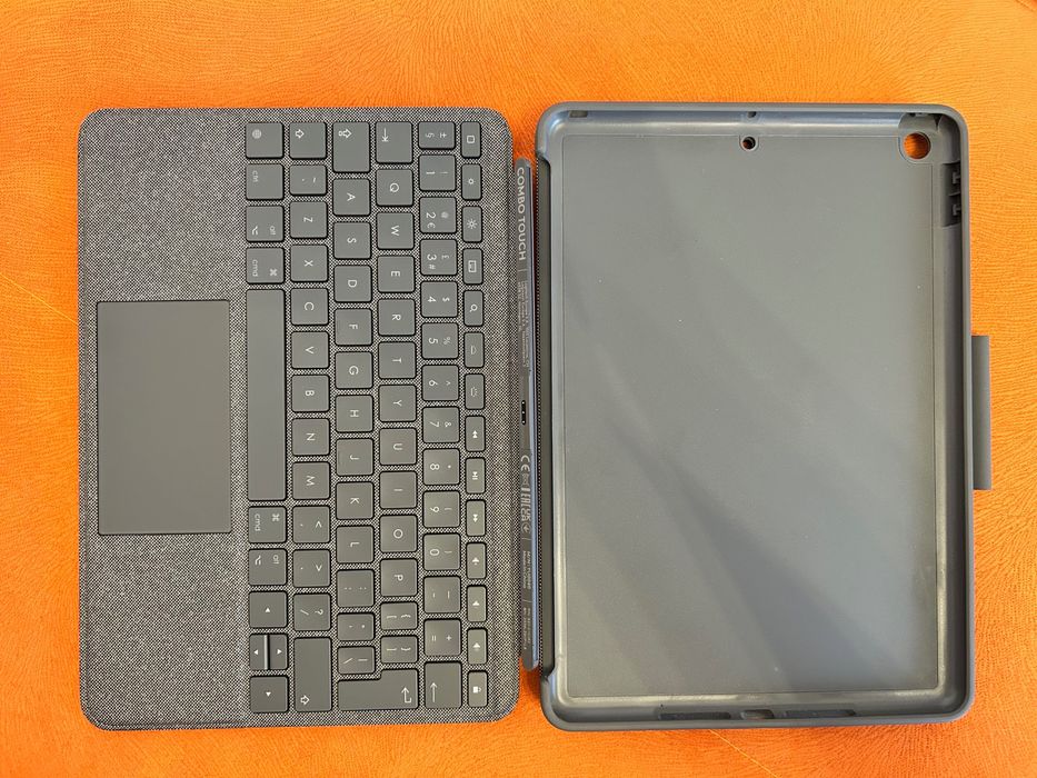 Husa Logitech Combo Touch - iPad 7,8,9, Grafit
