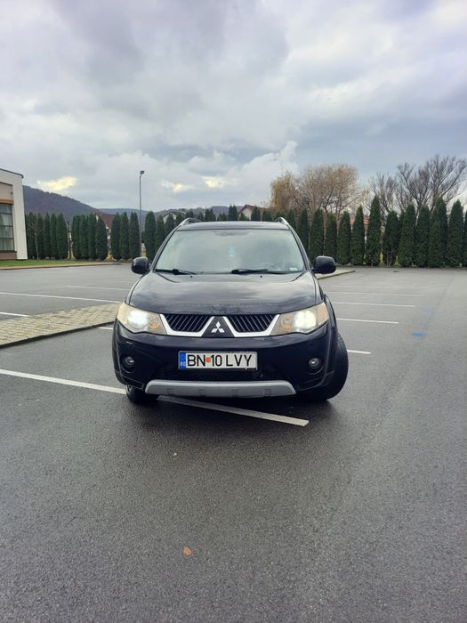 Vând Mitsubishi outlander 4x4