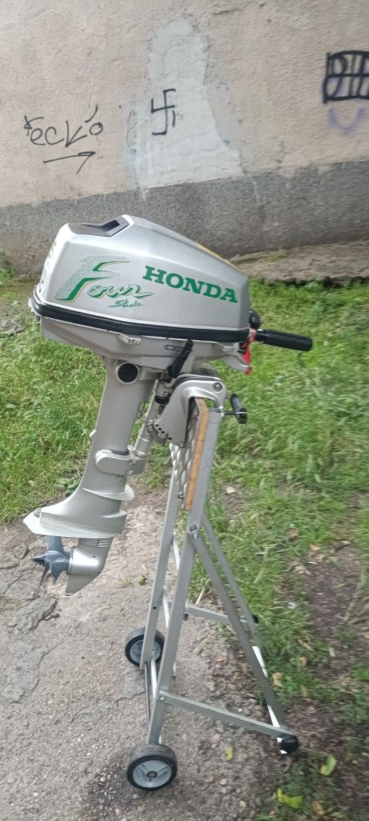 Двигател за лодка