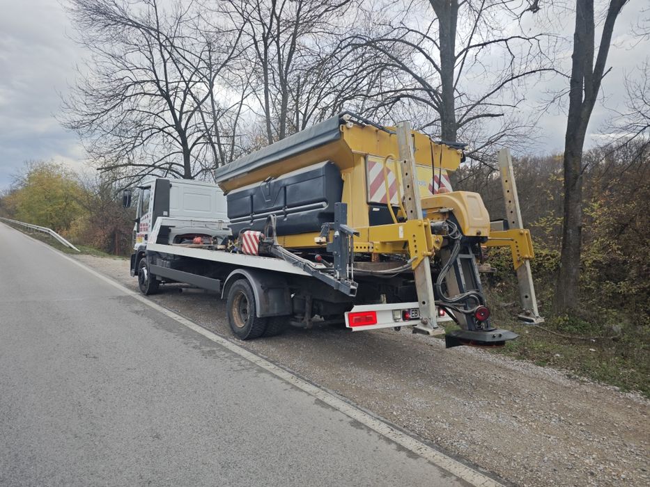 Транспорт Камиони Багери Трактори